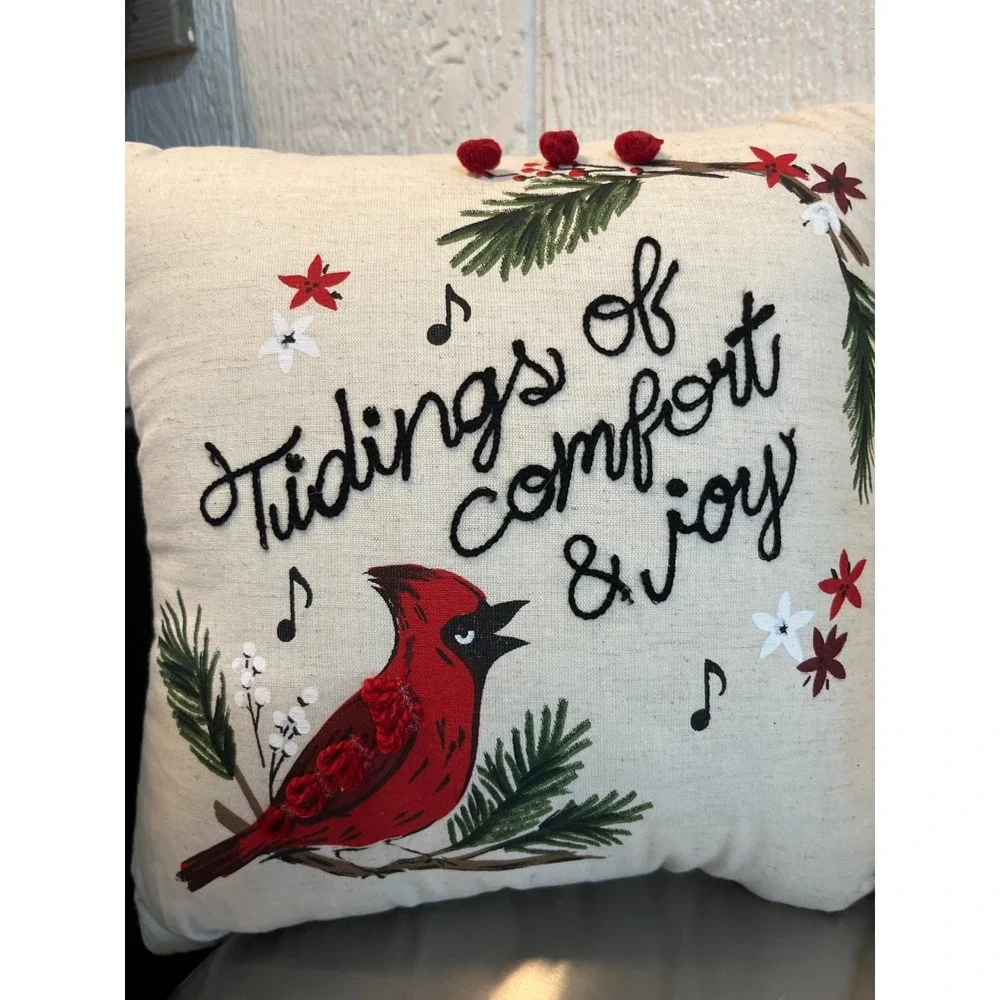 Set of 2 Christmas Throw Pillows Cardinal Bird‎